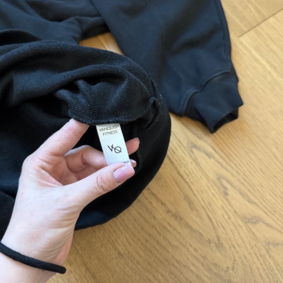 Vanquish Men's Workout Athletic 1/4 Zip Sweatshirt - Black - Size L - EUC - Picture 6 of 7